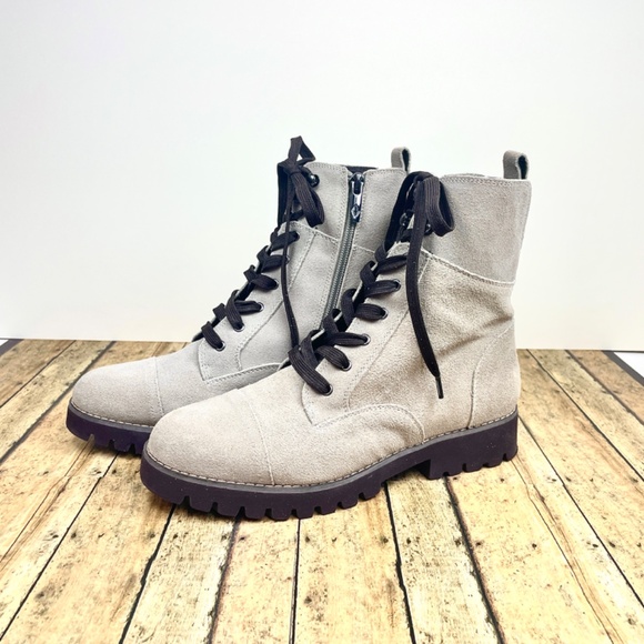 Donald Pliner “Ease” Suede Combat Boot in Light Taupe, Size 7.5 M - Picture 4 of 15